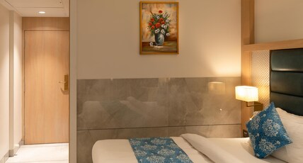 Hotel Goldcrest Suites Room Type - Deluxe Room