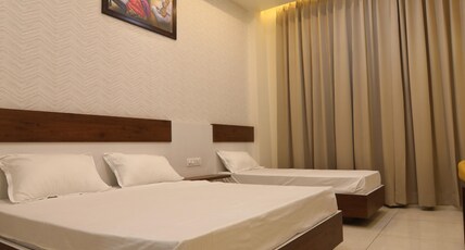 Saraswati Hotel and Rooms Room Type - Triple Bed Room