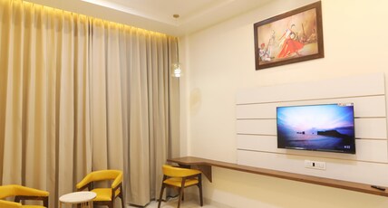 Saraswati Hotel and Rooms Room Type - Deluxe Room