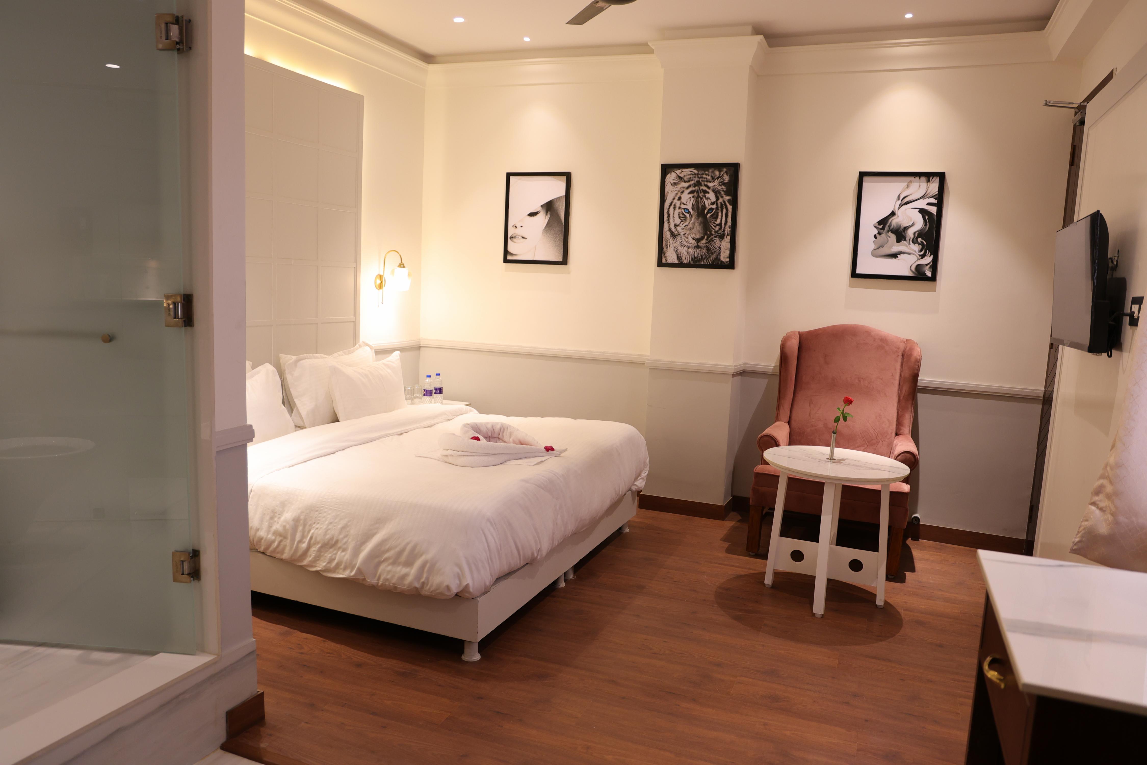 HOTEL ND MANOR Room Type - Deluxe Room