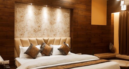 Hotel Friends Palace Room Type - Semi Deluxe Room