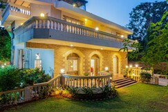 SaffronStays Grandiosa