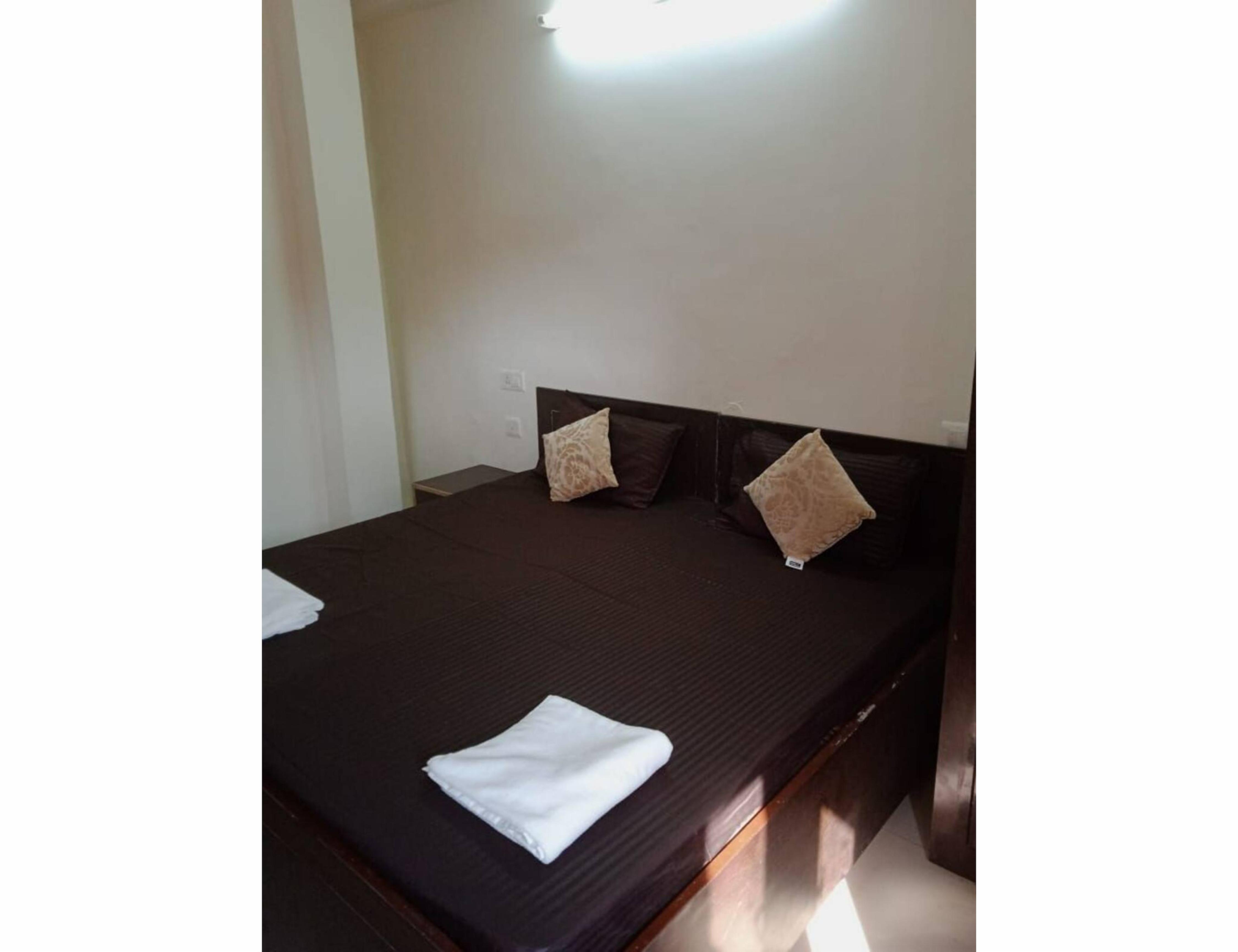 1 BHK spacious apartment in Kanchal 2 km from Har Ki Pauri