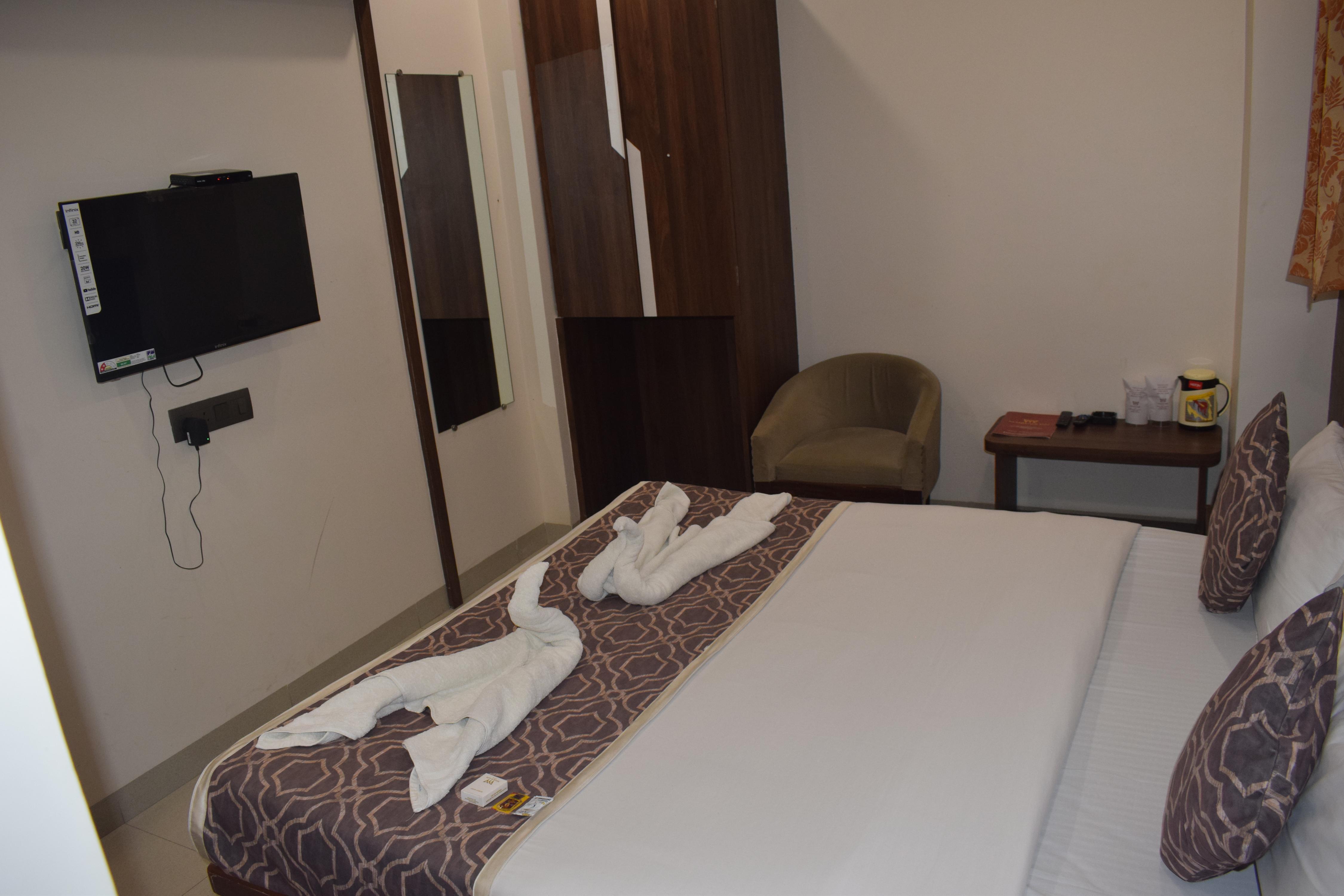 Marwadi Inn - Tap to explore photos