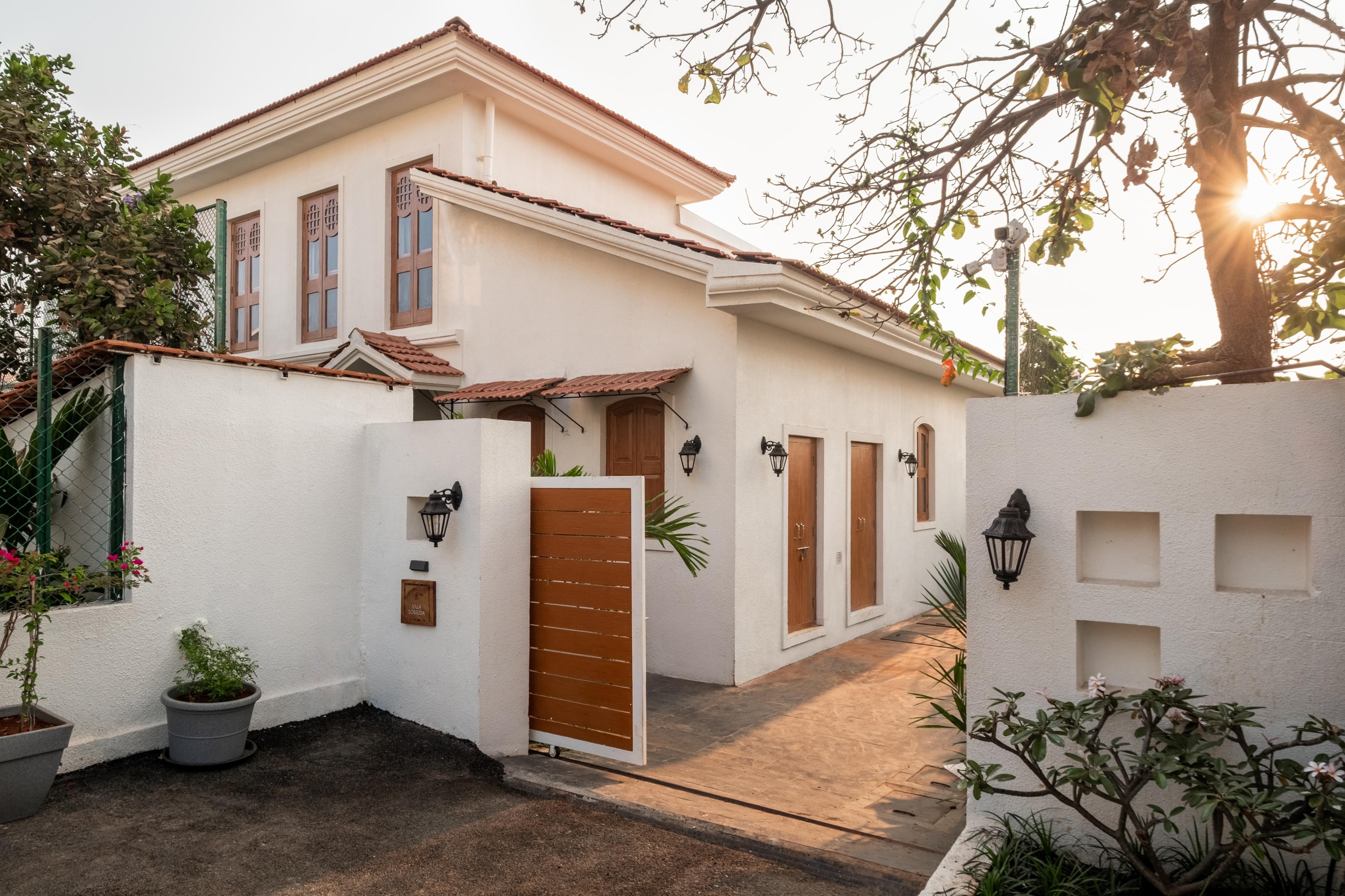 LohonoStays Villa Sobreda Room Type - LohonoStays Villa Sobreda