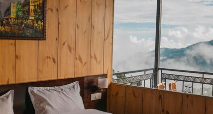 Kanatal Retreat By Itharna Hospitality Room Type - Wooden Room with Private Balcony
