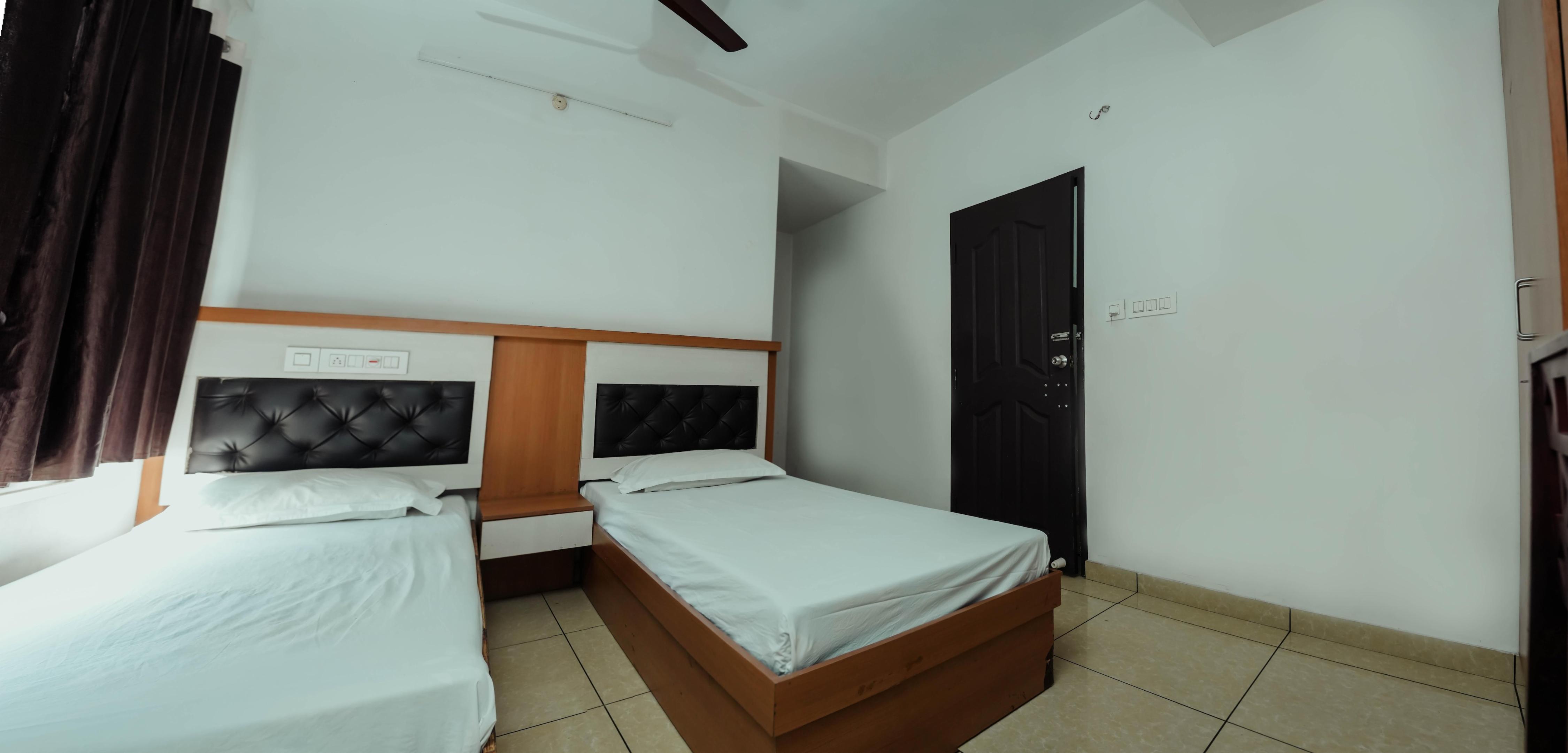 Saras Lodge Room Type - Deluxe Double Room