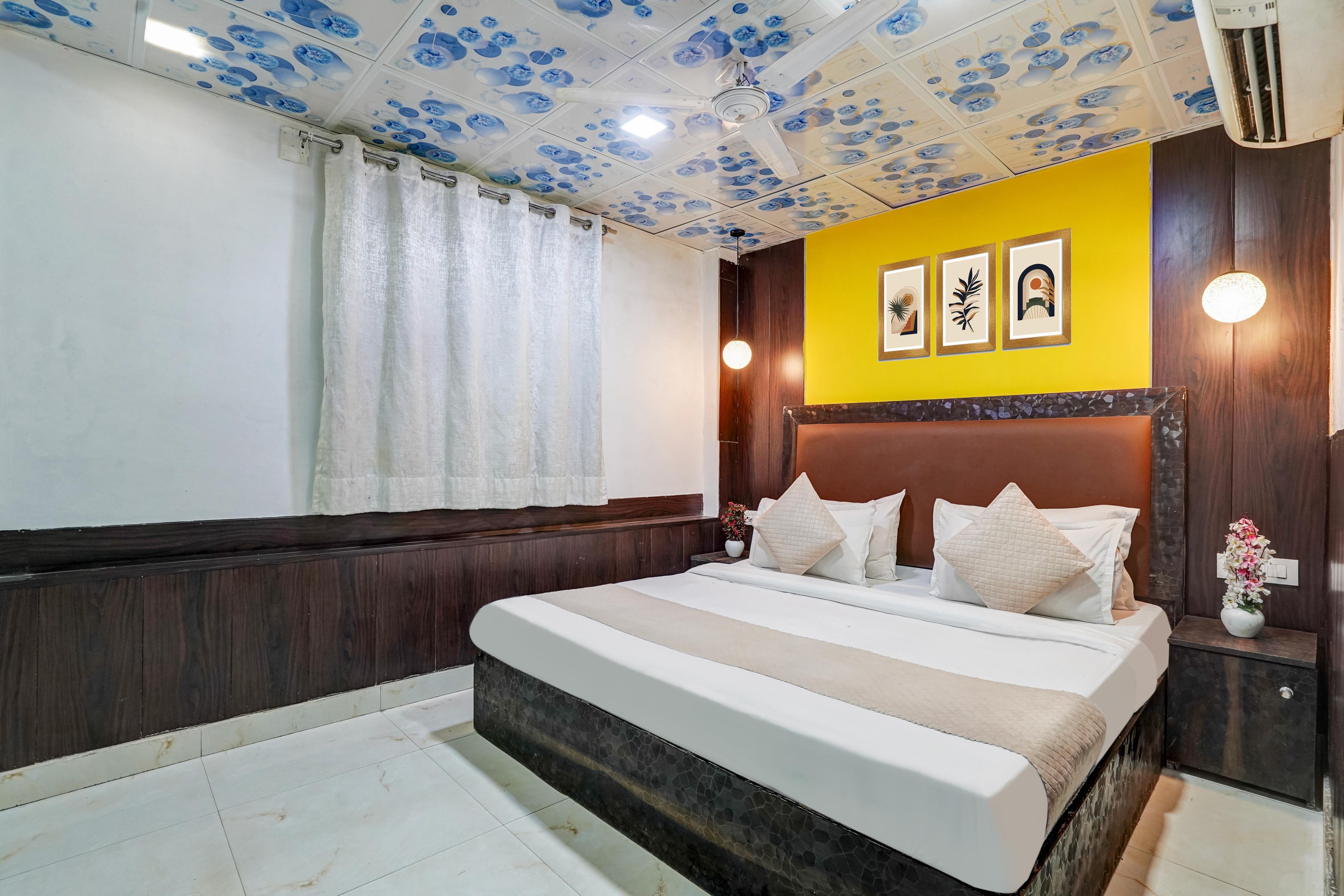 Hotel Solaris Retreat by The Arrow M Block Greater Kailash - Tap to explore photos