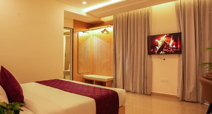 Hotel Le Granduer Room Type - Premium Room