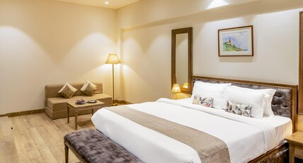 Silver Oak by Bay Hotels Room Type - Executive Room with Sitout