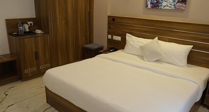 PUTHUR RESIDENCY HOTEL Room Type - DELUXE ROOM