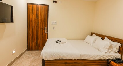 Hotel Holiday Express Room Type - Standard Double Room