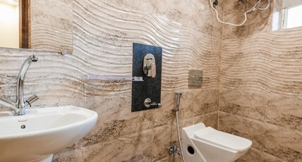 Hotel Holiday Express Room Type - Budget Double Room Hotel Holiday Express Room Type - Budget Double Room