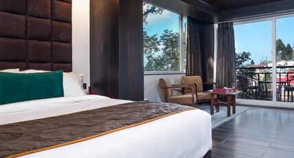 The West Gate Posada By Summit Room Type - Deluxe Room with Private Balcony