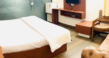 Hotel Sri Sai Balaji Towers Room Type - VIP Room