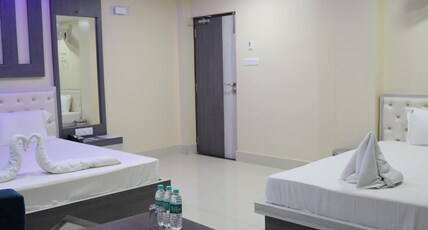 Jyotsna International Room Type - Suit Room