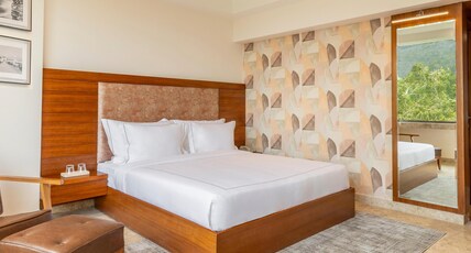 The Prominence Room Type - Prominent Classic Room with Green View (Non Smoking Room)