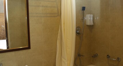 THE VENUE By Seasons Suites Room Type - Luxury Quadruple Room