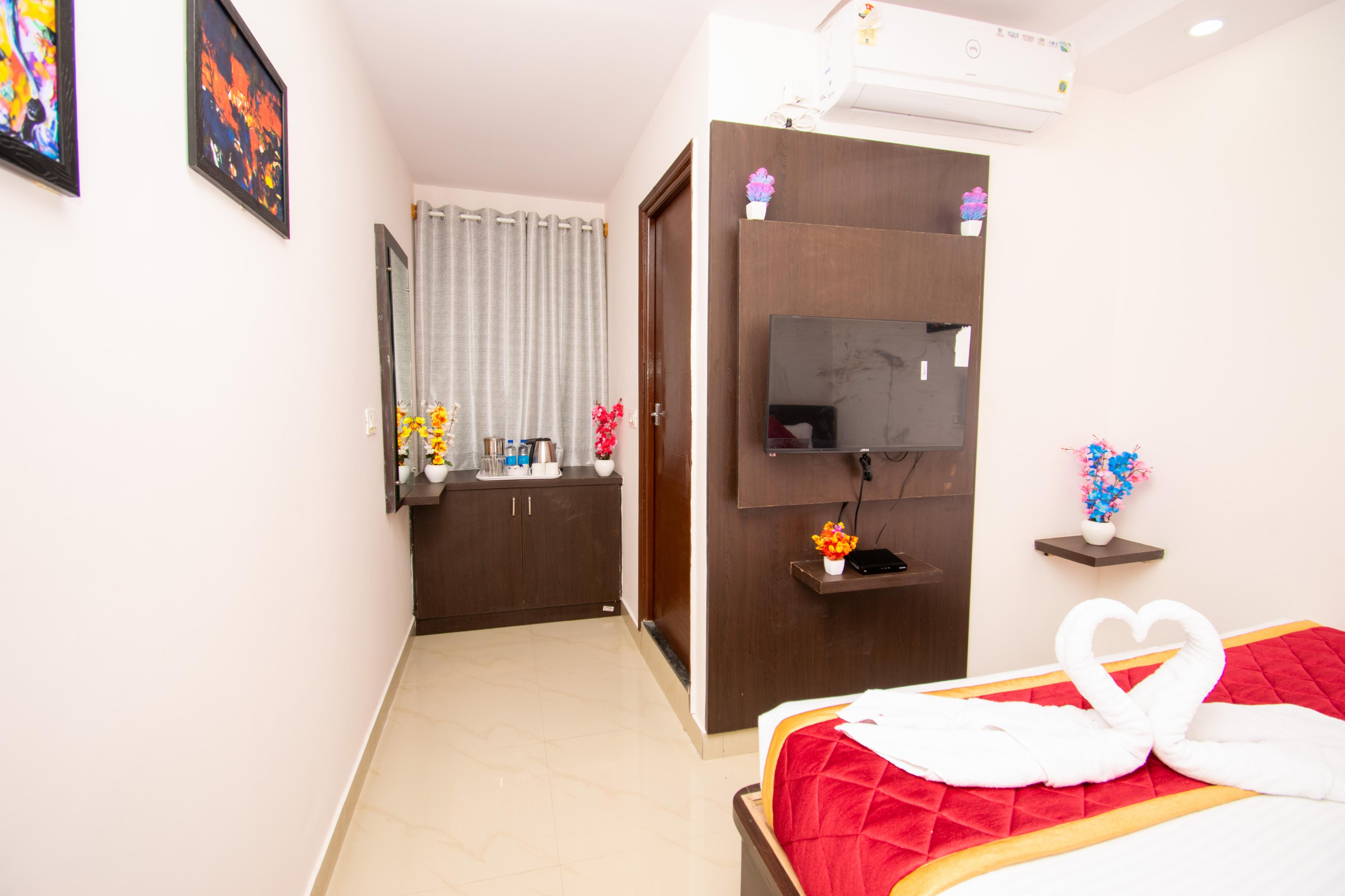 Octave Hotel JM Residency - Tap to explore photos