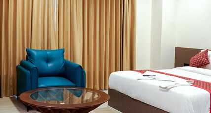 Hotel Fiorafly Surat Room Type - Deluxe Room