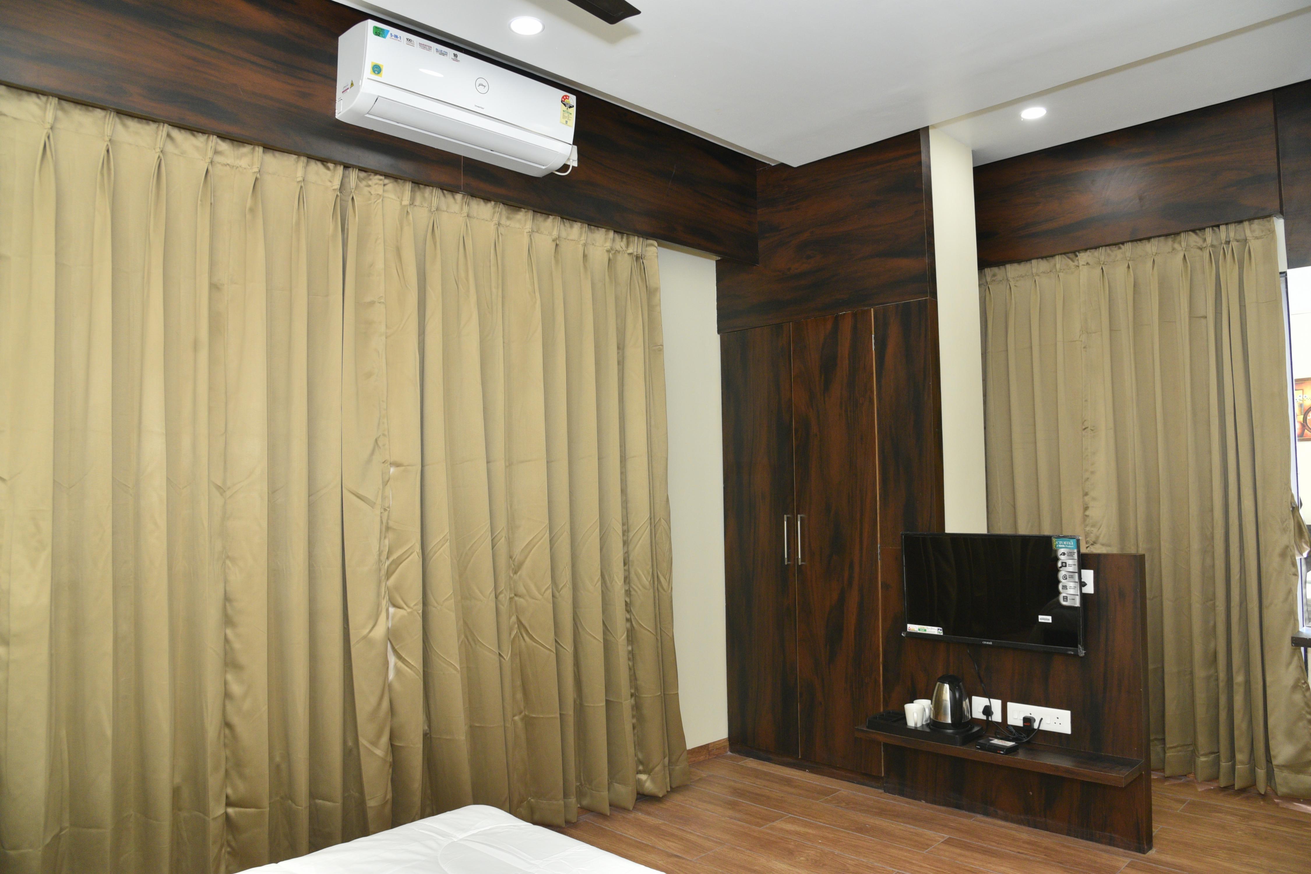 Sahyadri Inn Room Type - Deluxe Rooms