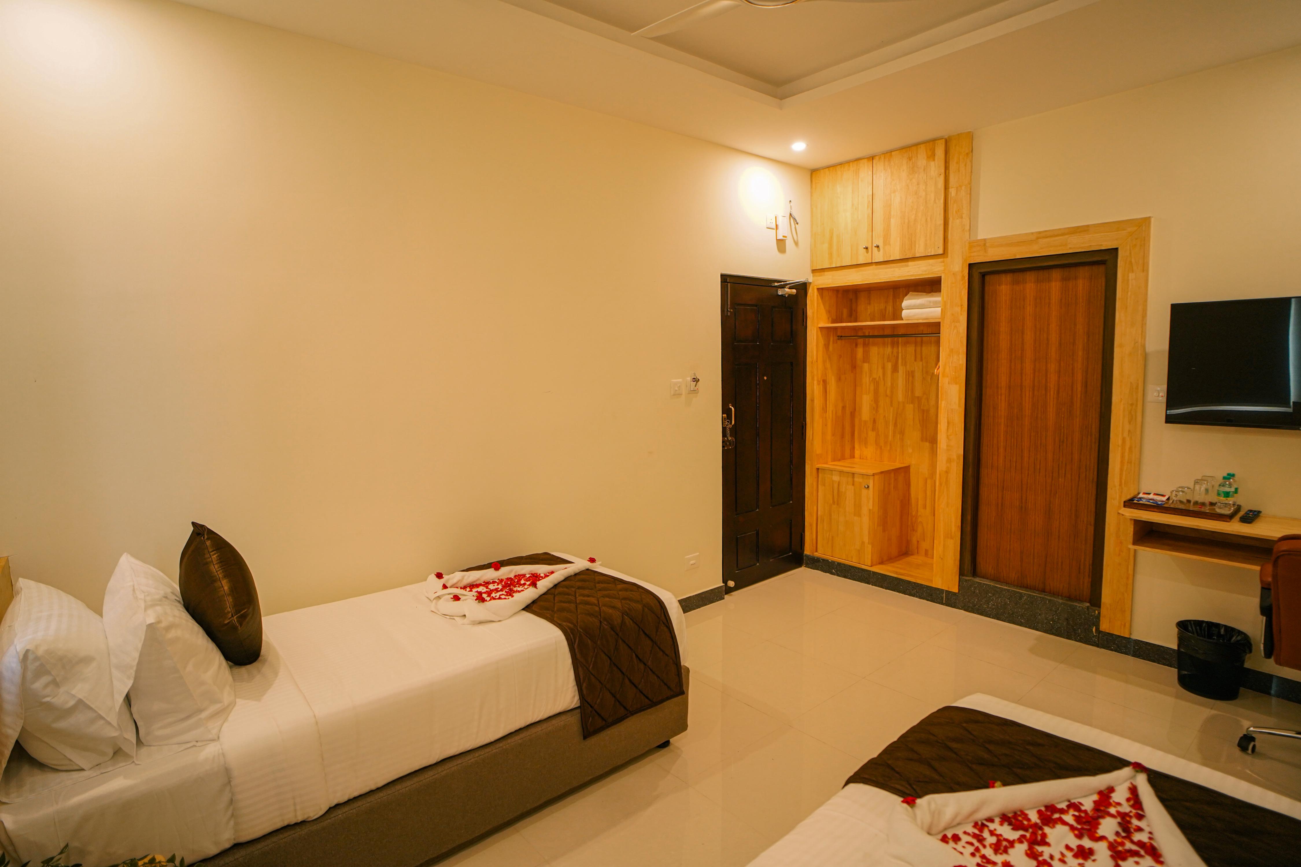 Hotel TPC CAMPHOR - Tap to explore photos