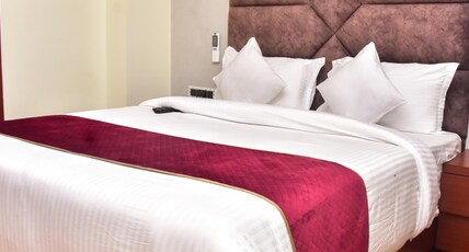 Hotel The Park View Room Type - Deluxe Room