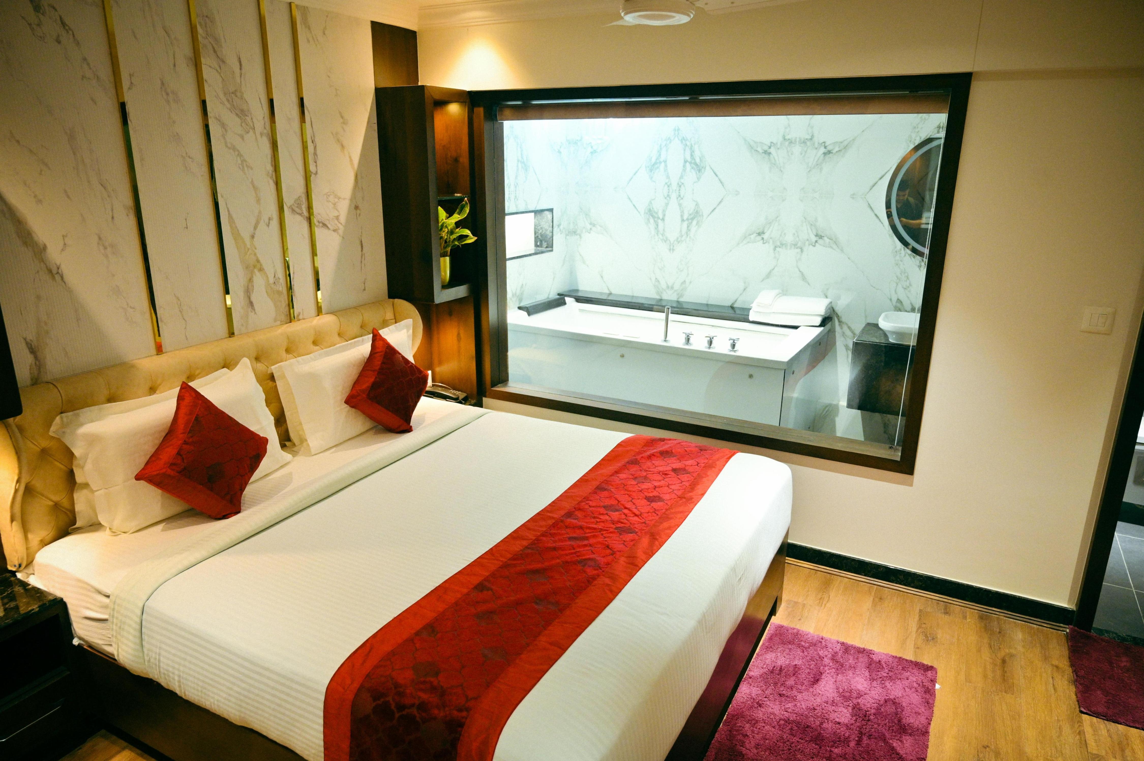 Hotel Golden Riviera Room Type - Jacuzzi Room