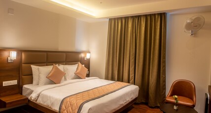 Golden Fortune Inn Hotel Room Type - Executive AC Room with Balcony