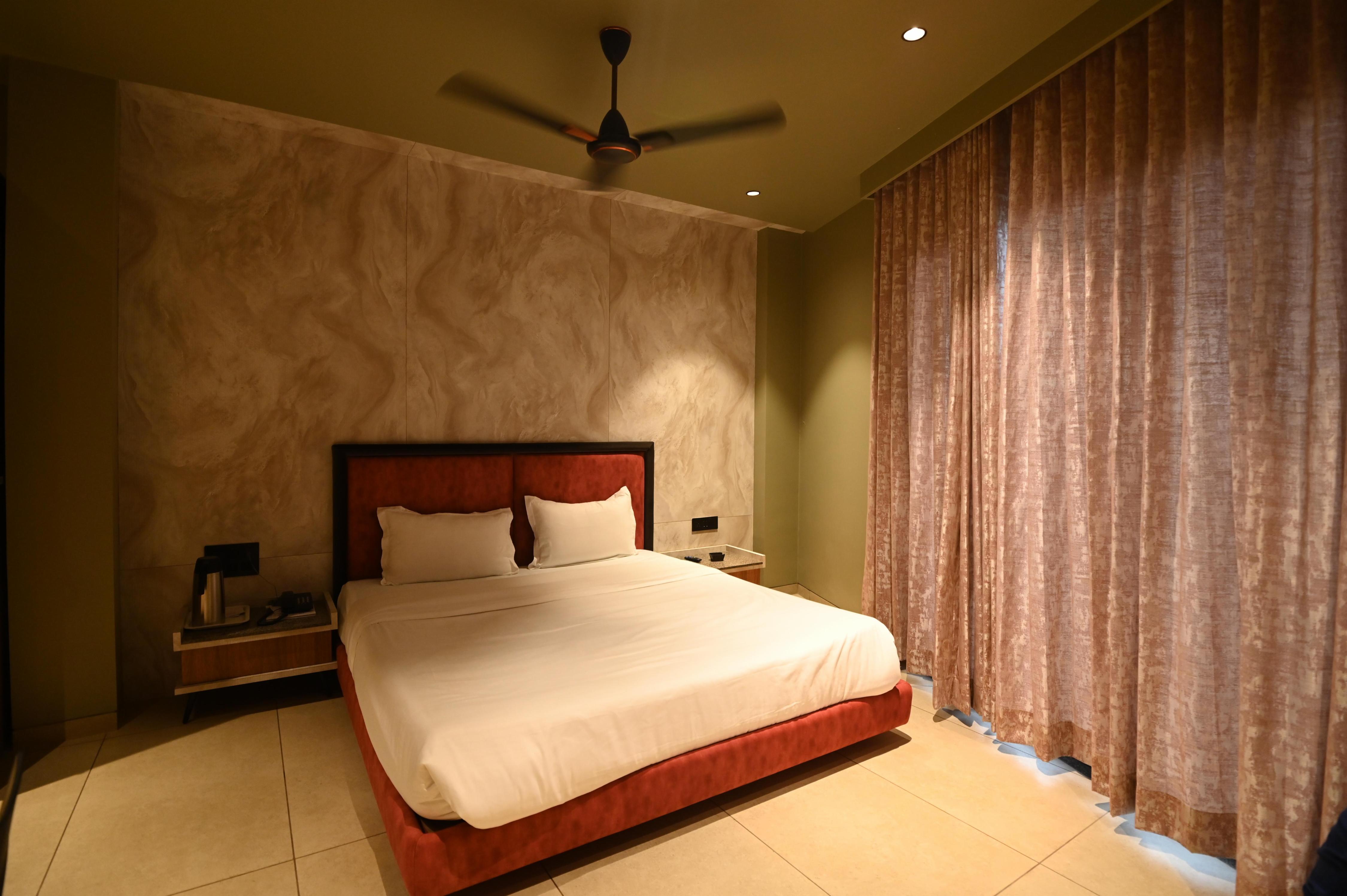 Hotel Minaxi Palace Room Type - Royal Room