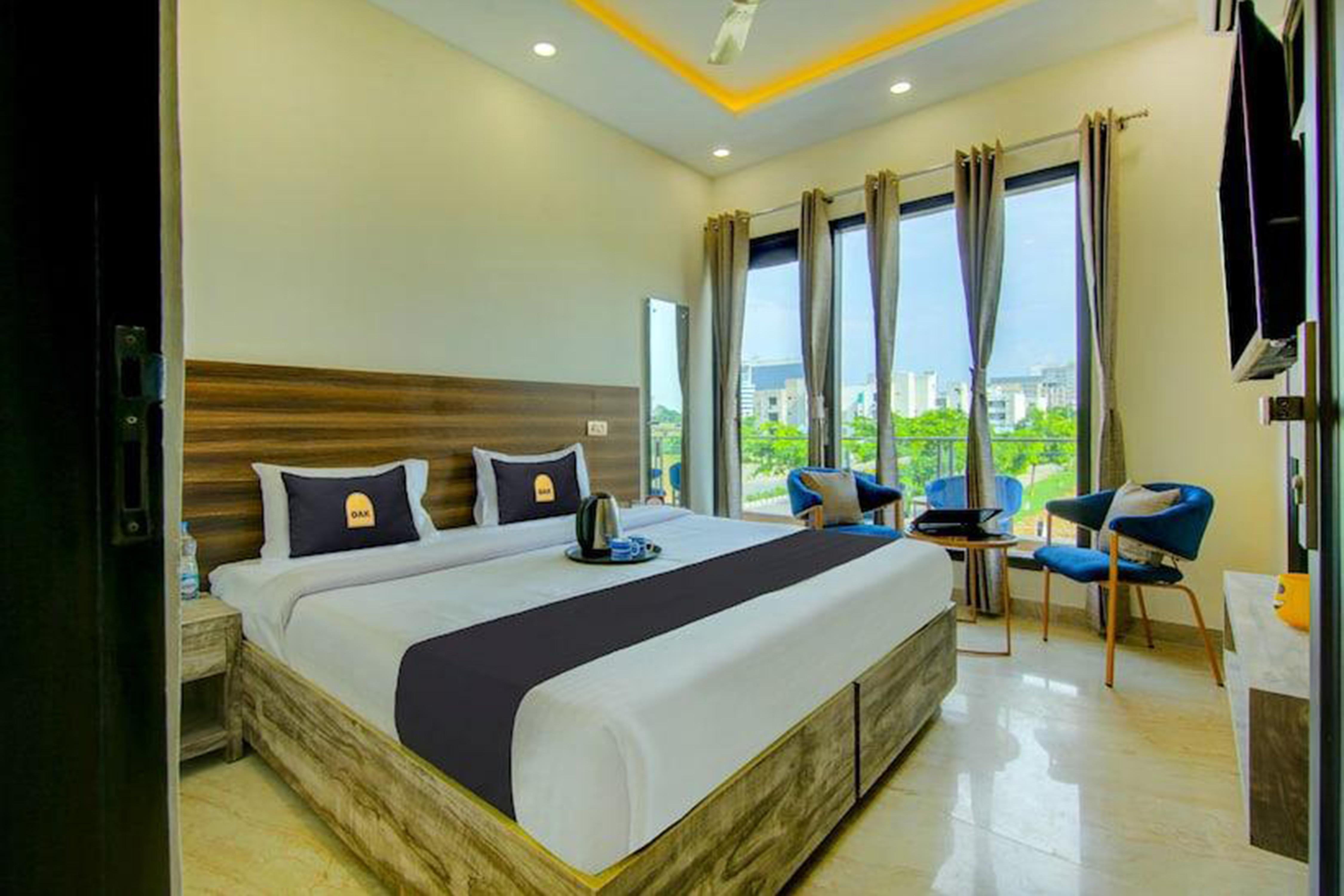 Hotel Elite Oak Room Type - Deluxe Room With Balcony