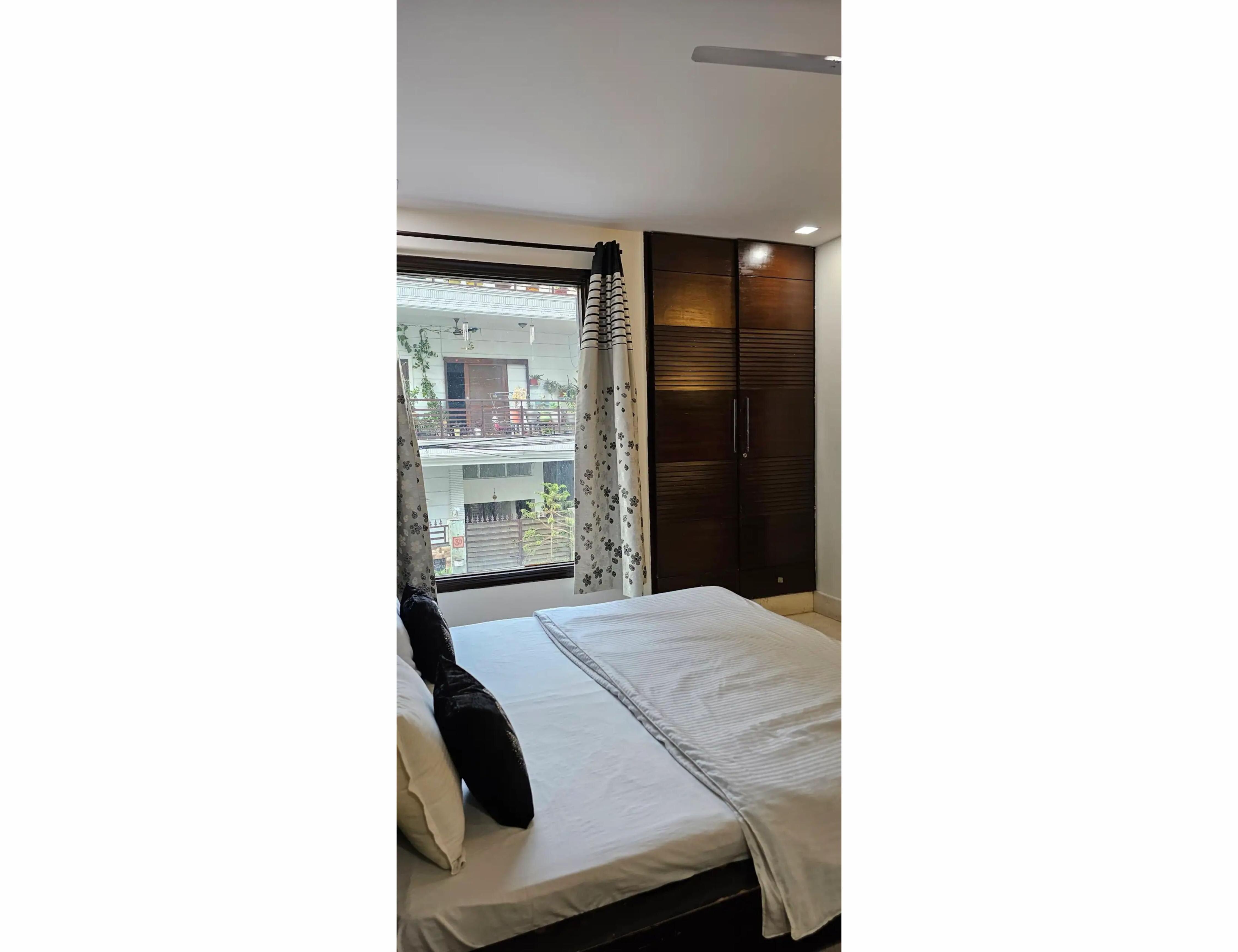 Host my stay 3Bhk House Greater kailash 1 - Tap to explore photos