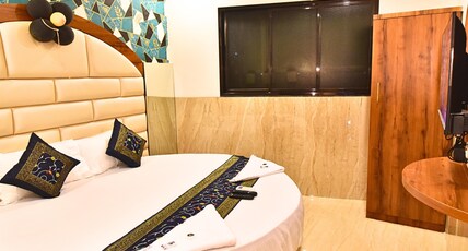 Hotel Dream Palace Near US Consulate, Bandra Kurla Complex (BKC), Mumbai Room Type - Suite Room Hotel Dream Palace Near US Consulate, Bandra Kurla Complex (BKC), Mumbai Room Type - Suite Room