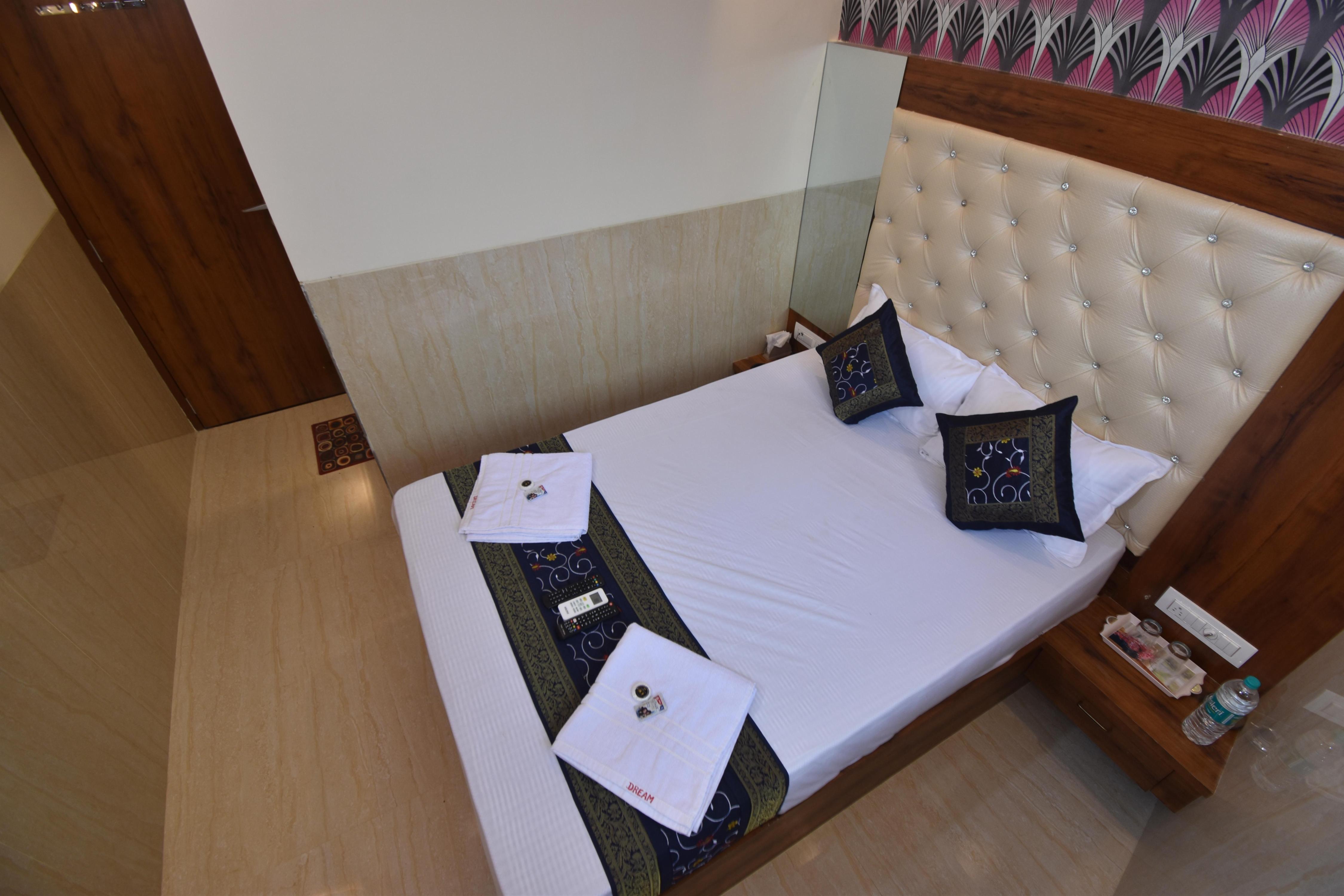 Hotel Dream Palace Near US Consulate, Bandra Kurla Complex (BKC), Mumbai - Tap to explore photos