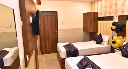 Hotel Dream Palace Near US Consulate, Bandra Kurla Complex (BKC), Mumbai Room Type - Triple Deluxe Room Hotel Dream Palace Near US Consulate, Bandra Kurla Complex (BKC), Mumbai Room Type - Triple Deluxe Room