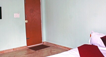 STAYMAKER Four Seasons Room Type - Standard Room NON AC