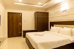 The Bee Hives - Nectar Nest 