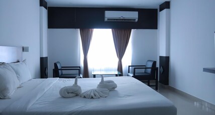 Hotel Finch Room Type - Deluxe AC Room