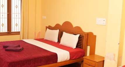 SREE HOLIDAY INN Room Type - Four Bed room for Family or group SREE HOLIDAY INN Room Type - Four Bed room for Family or group