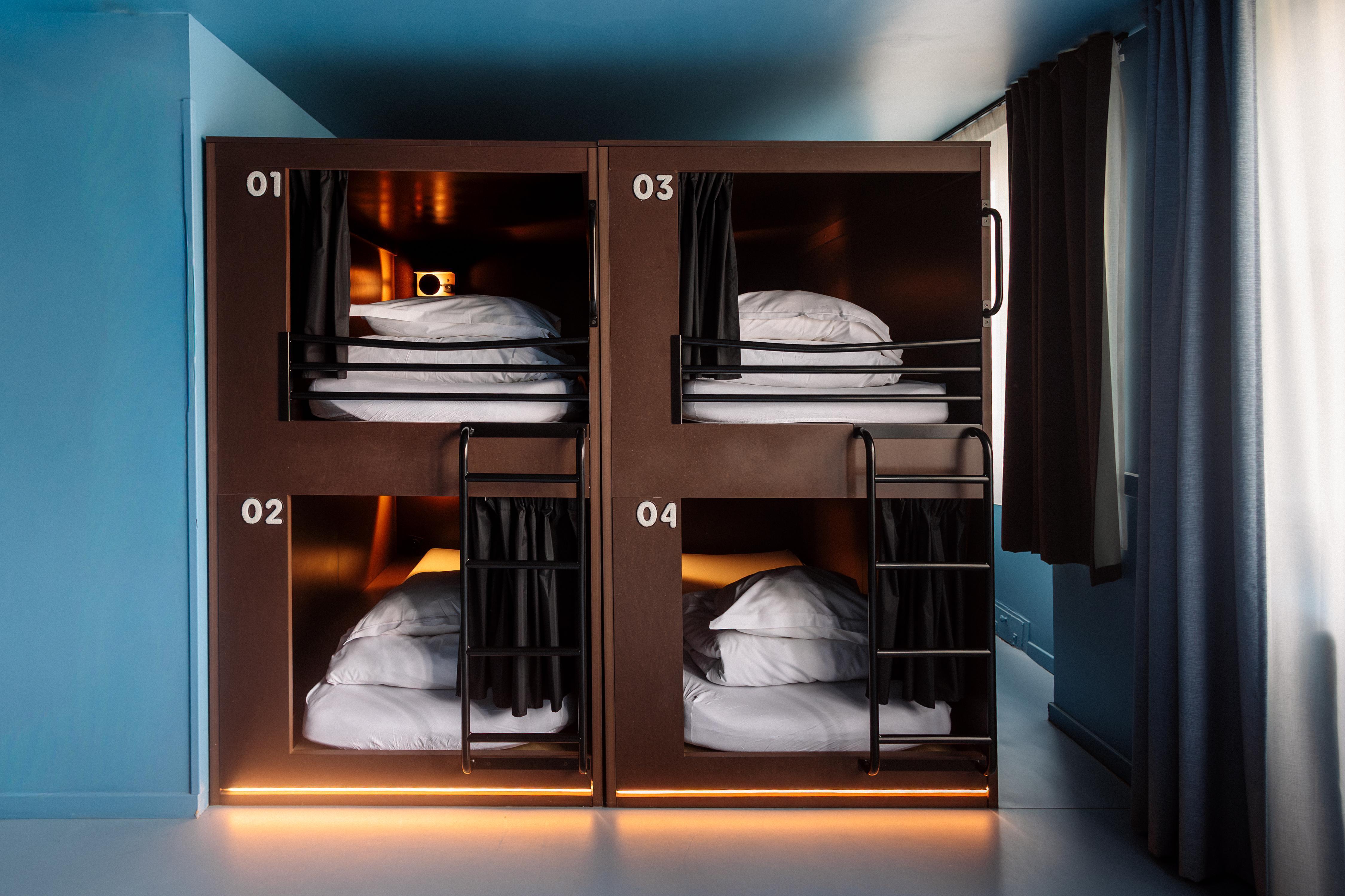 People Lyon Room Type - Bed in 4-bed Mixed Dormitory with Private Bathroom