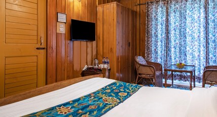 Hotel Little Silver, Pahalgam Room Type - Grand Ambassador Room with Mountain View