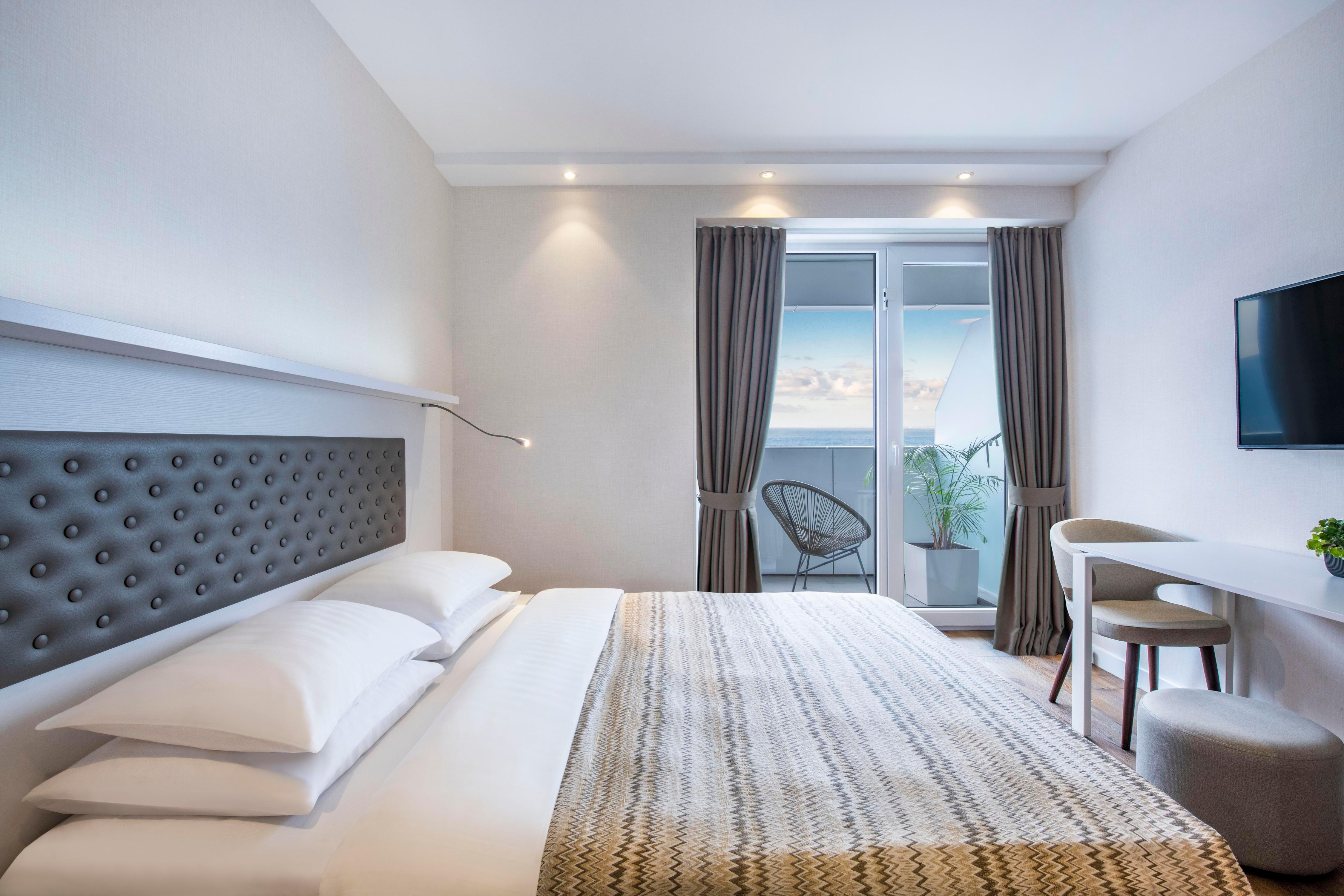 Alliance Palace Room Type - Sunset Studio
