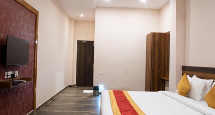 Debrani Greenwood Resort Room Type - Deluxe Double Debrani Greenwood Resort Room Type - Deluxe Double