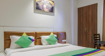 Treebo Swastika Premium Room Type - Deluxe Room