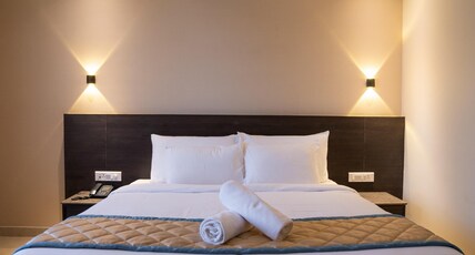 Hotel Supriya International Sirsi Room Type - Deluxe Room
