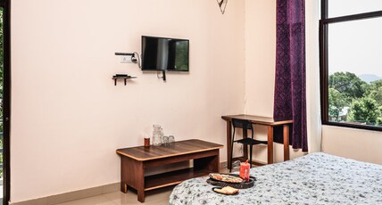Bunker Bir Room Type - Deluxe Private with Balcony