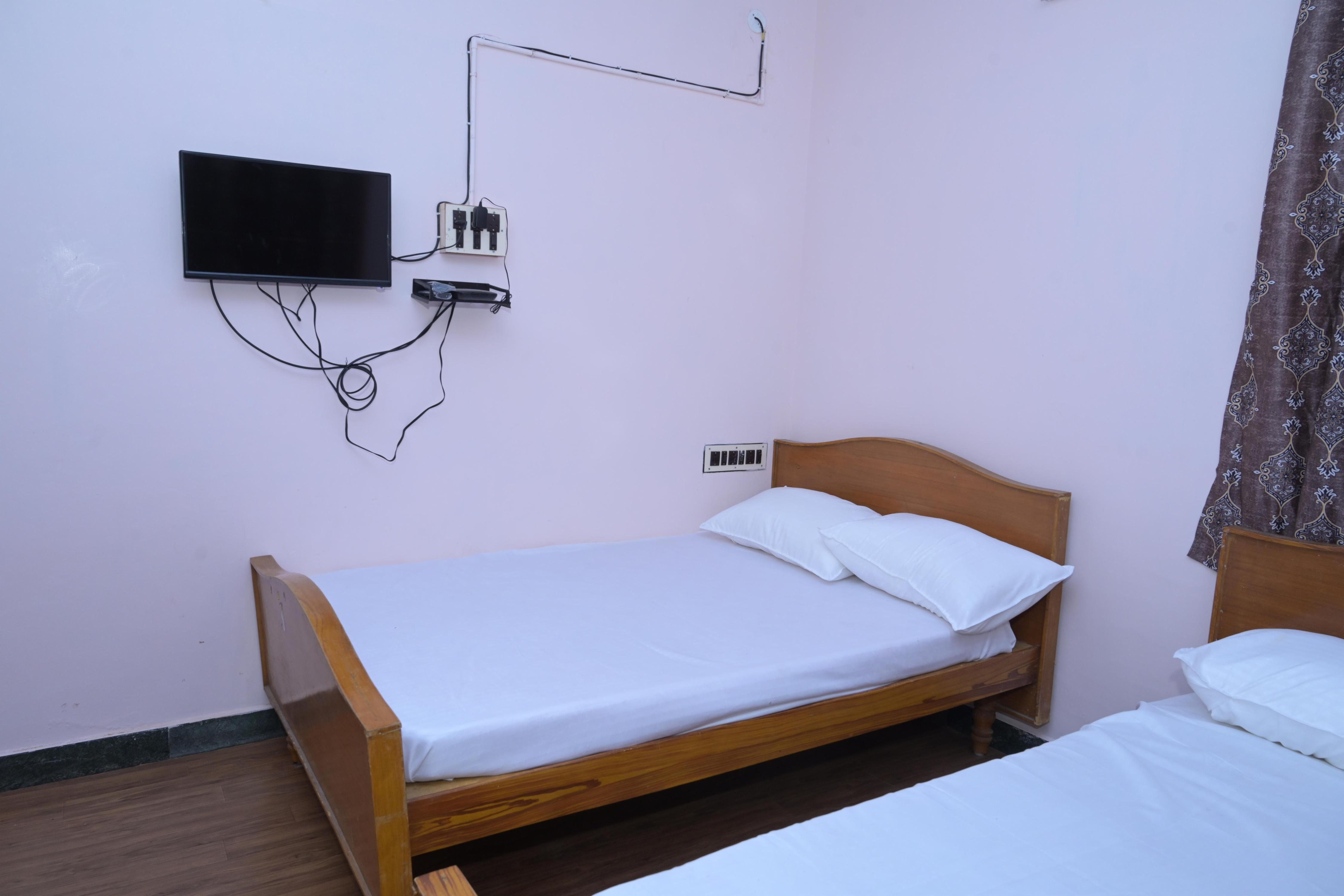 Paavai Tower Room Type - 4 Bed AC 1st Floor (No Lift)