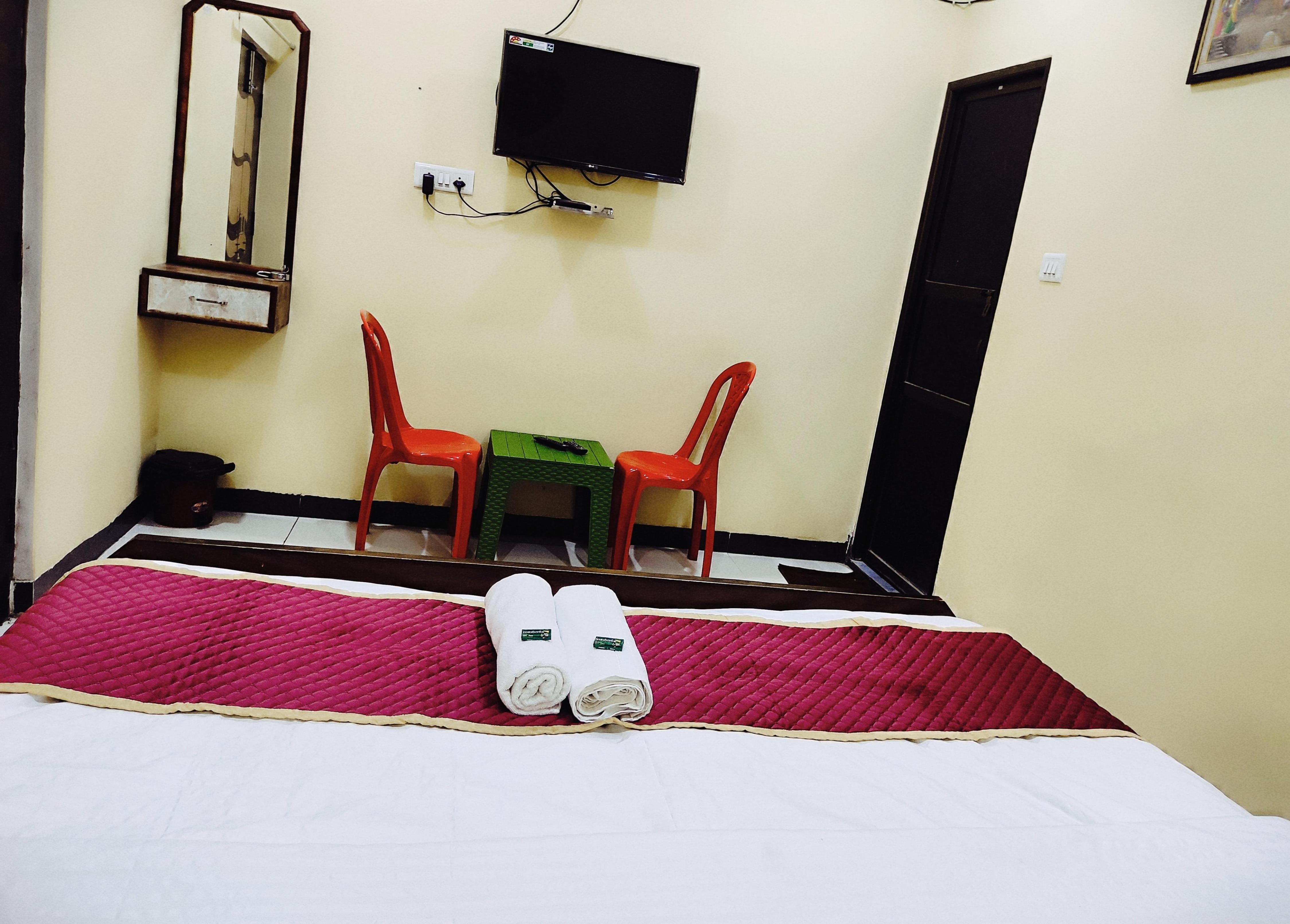 The Shiv Ganga Guest house - Tap to explore photos