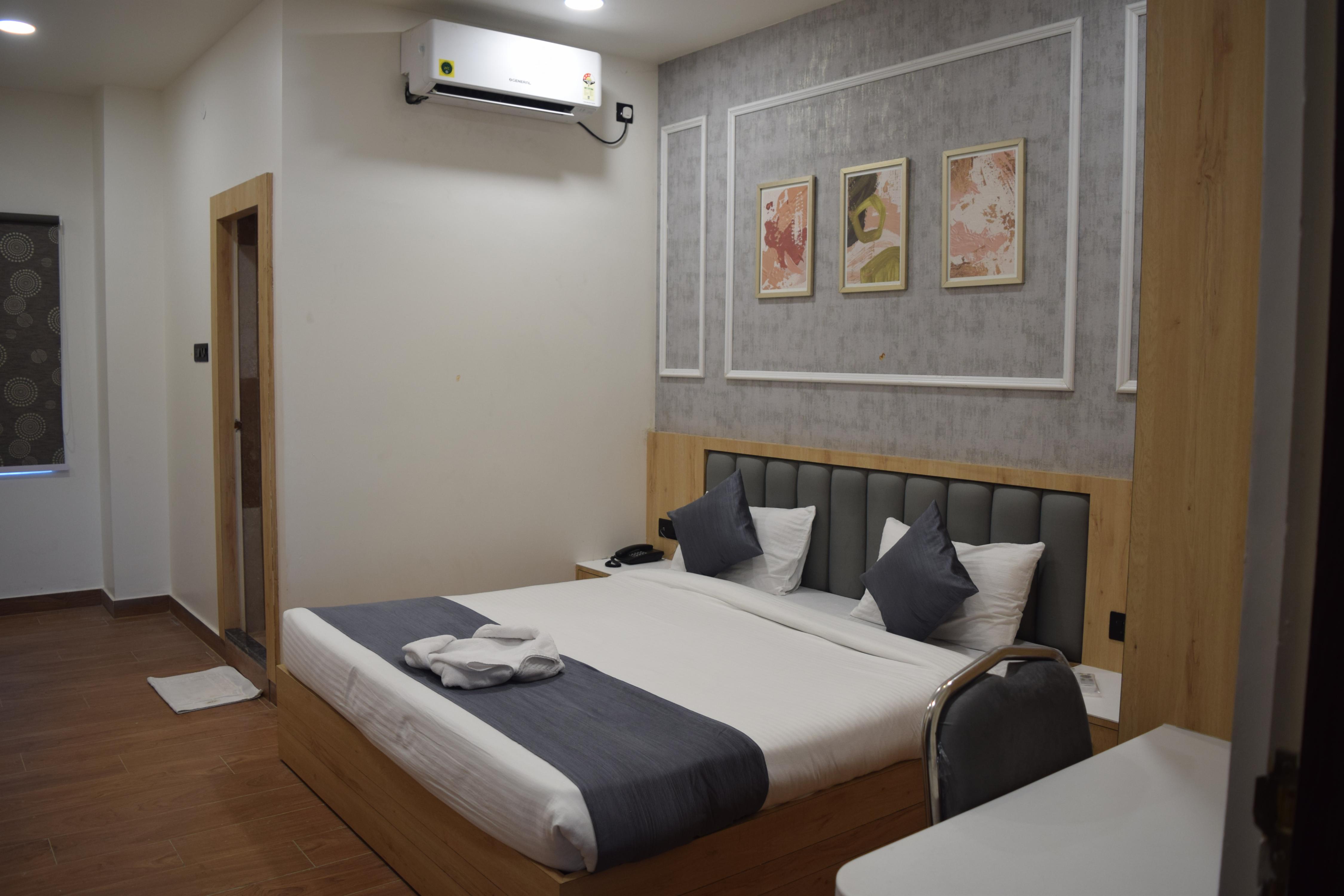 Satyabhama Inn Room Type - Deluxe Room