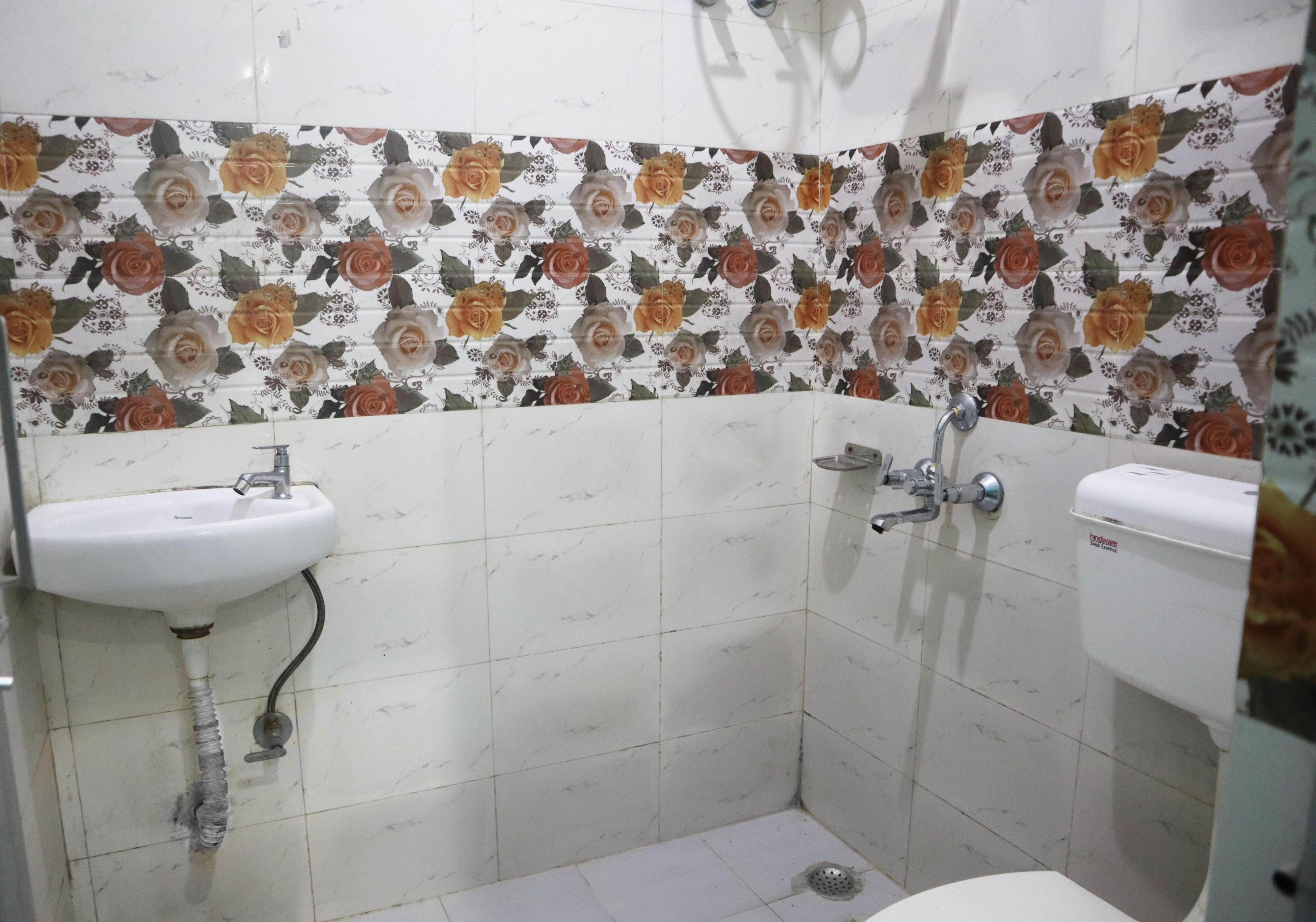 Laugh tale hostel - Tap to explore photos
